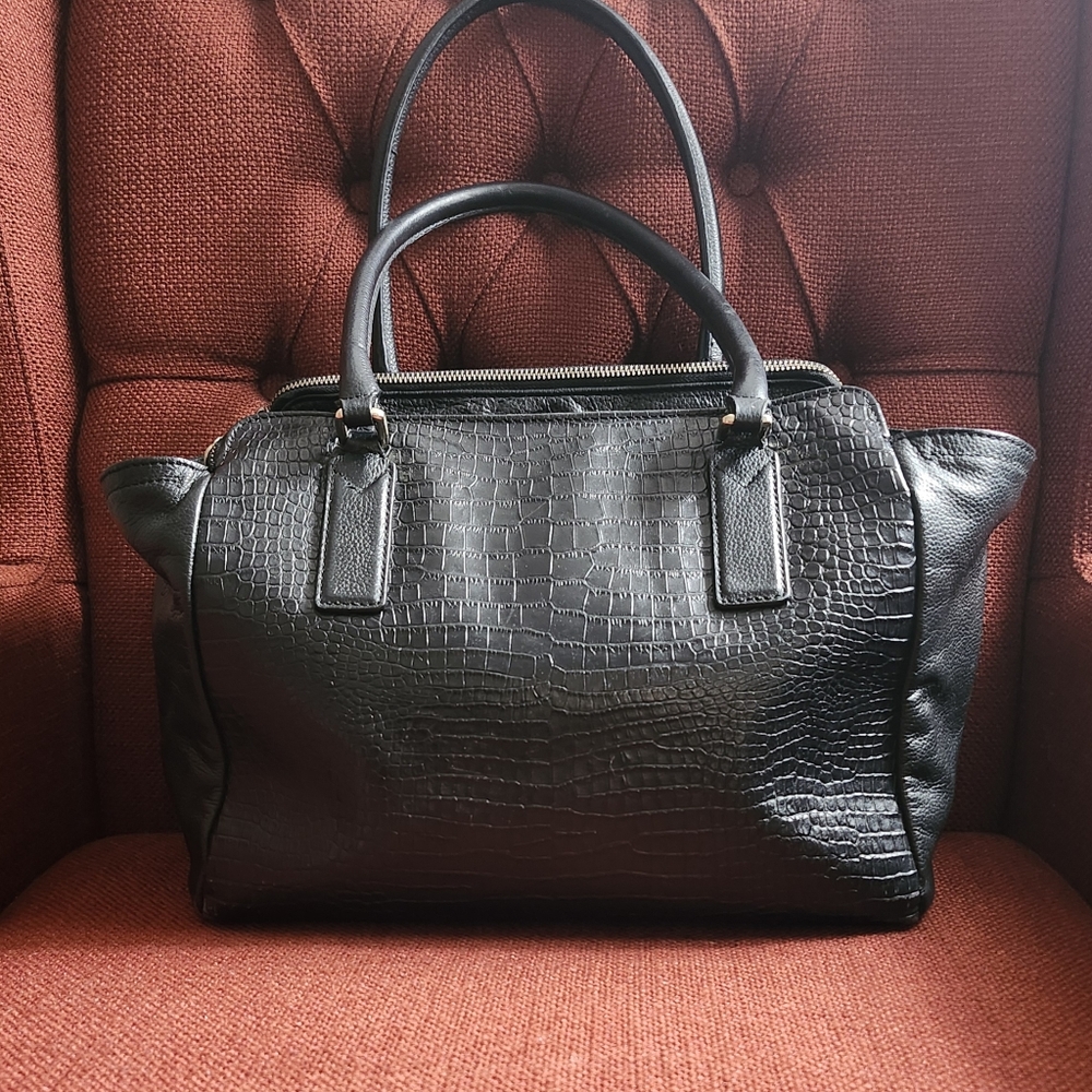 Banana Republic MacKenzie Reptilian Design Leather Double Zip Satchel Color:Blac